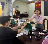 Phòng giao dịch Ngân hàng Chính sách xã hội Hi88 Online
 giải ngân nguồn vốn vay học sinh sinh viên có hoàn cảnh khó khăn.